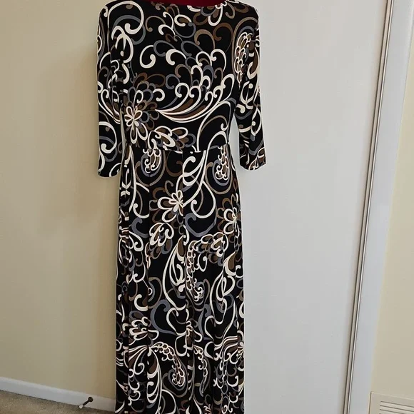 Elegant Maxi Dress Size Large - Picture 4 of 7
